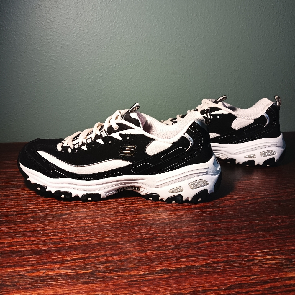 Skechers Women D'Lites Black White Athletic Shoes Leather Sneakers Size 11 B